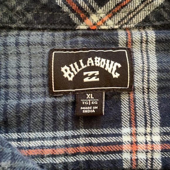 Billabong button up - Picture 2 of 4